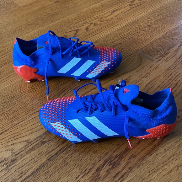 NWT Predator Mutator 20.1 L FG - Men’s size 7